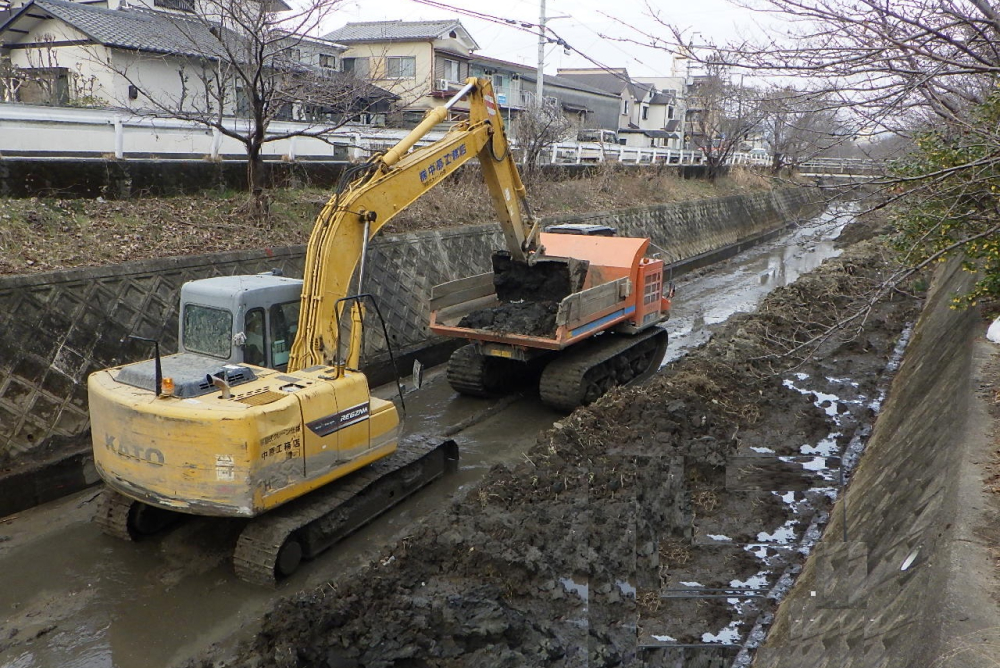 河川しゅんせつ工事